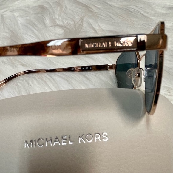 MICHAEL KORS AVIATOR STYLE MIRRORED SUNGLASSES NIB - Picture 9 of 16